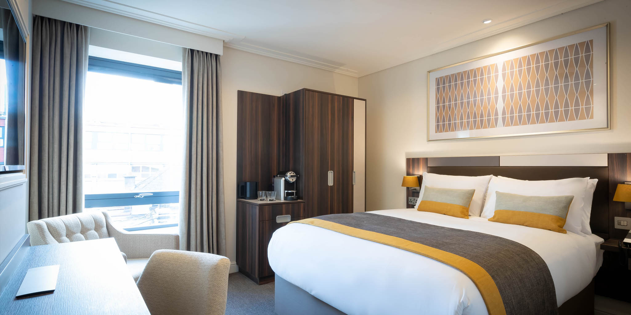 What is a double room in a hotel?