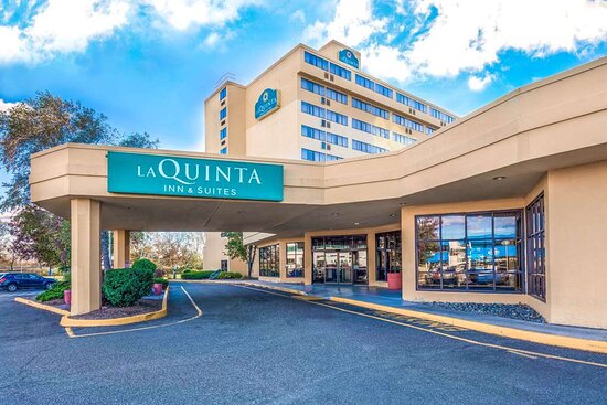  La Quinta Inn and Suites