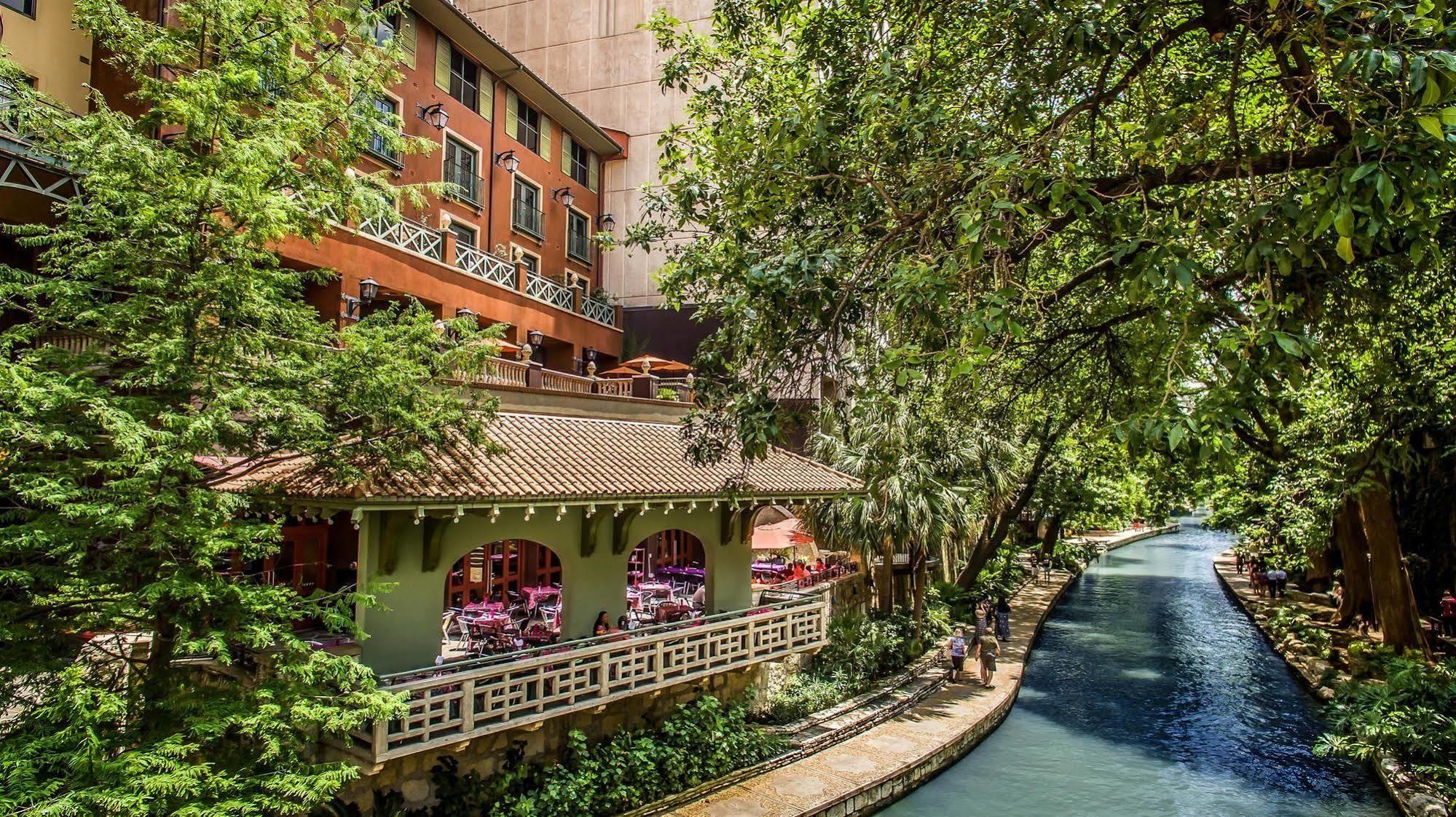  Hotel Valencia Riverwalk  - San Antonio Hotels With Jacuzzi In Room